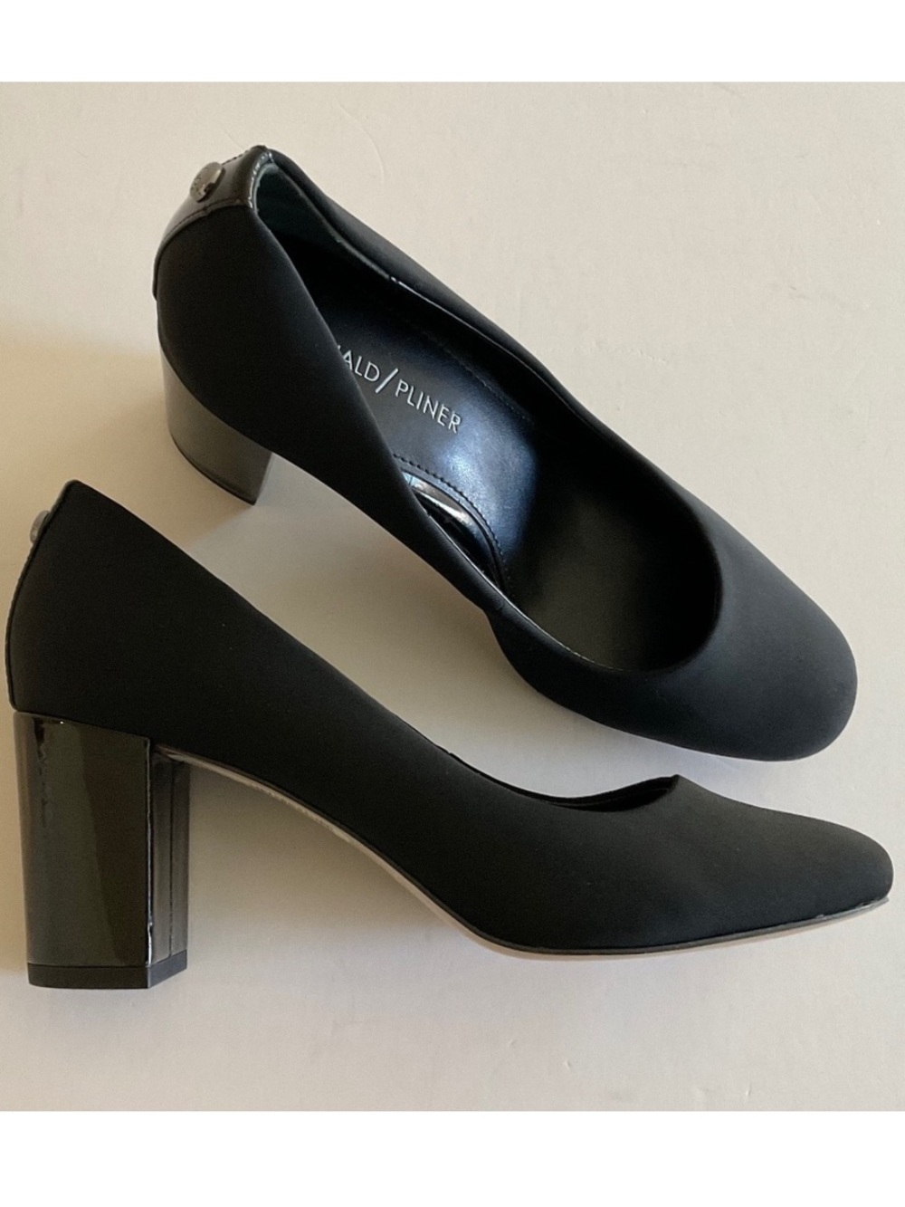 Donald J Pliner Parris iBlack Slip On Pump Size 6.5 NWT